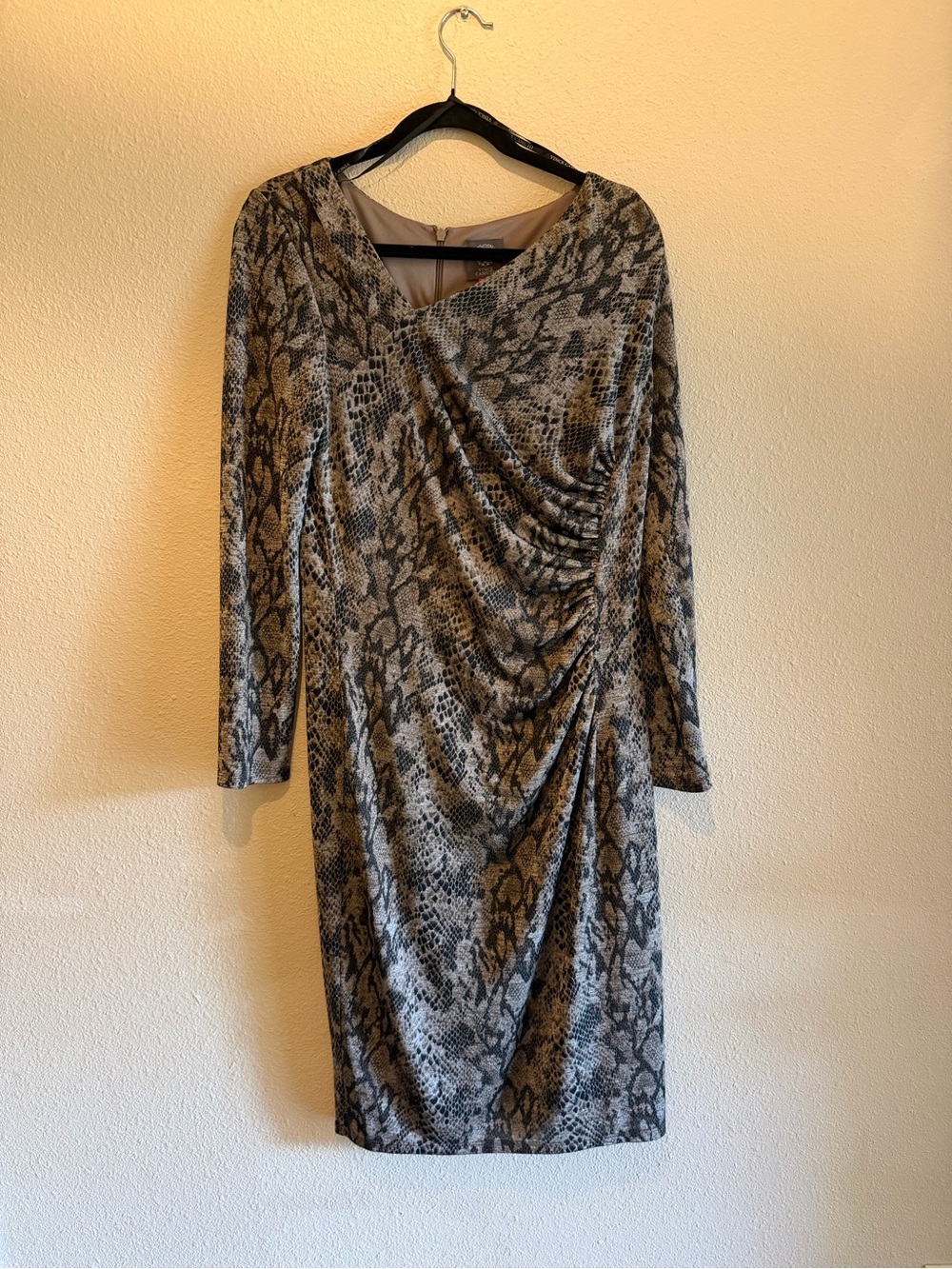 Vince Camuto Gray Snake-Print Ruched V-Neck Long Sleeve Dress